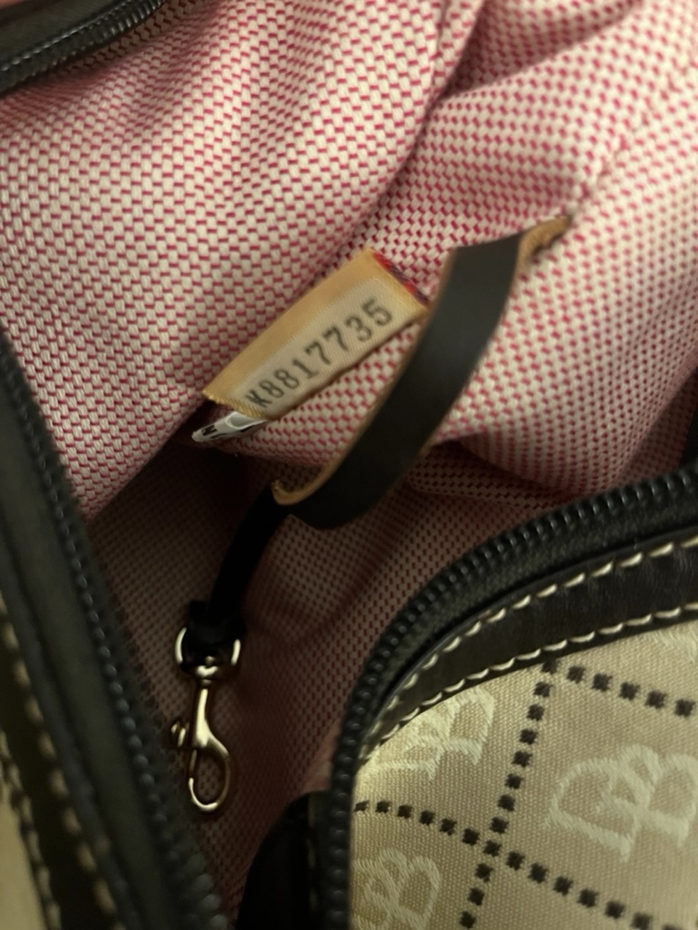 Dooney & Bourke Cream Monogram Shoulder Bag with Blue Duck Hang Tag. - Picture 12 of 14
